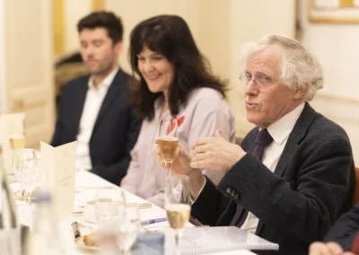 Il en fait la promesse solennelle aux côtés d’Aurélie Rousseau et d’Antoine Chauvin. Celle d’être un président de jury impartial et joyeux !