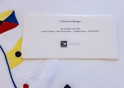 Et si les jurés passaient aux choses sérieuses ? Chacun a reçu suffisamment de bulletins pour envisager un vote au long cours…