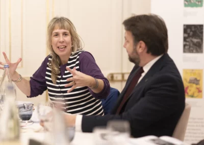« Un talent grand comme ça ! », semble espérer Anne-Lise Carlo. Elle entend bien rallier Loïg Chesnais-Girard à sa cause.
