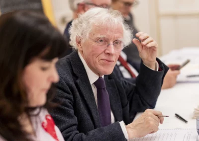 Cinq articles, donc cinq journalistes, se sont dégagé pour un deuxième tour : Gilles Festor, du « Figaro » ; Thibault Dumas, également du « Figaro » ; Donovan Gougeon, de « Ouest-France » ; Caroline Tourbe, du « Point » ; Élodie Auffray, de « Libération ». Pascal Ory rouvre le débat.