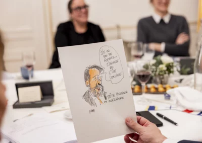 Le salut présidentiel. Nono dans ses œuvres.